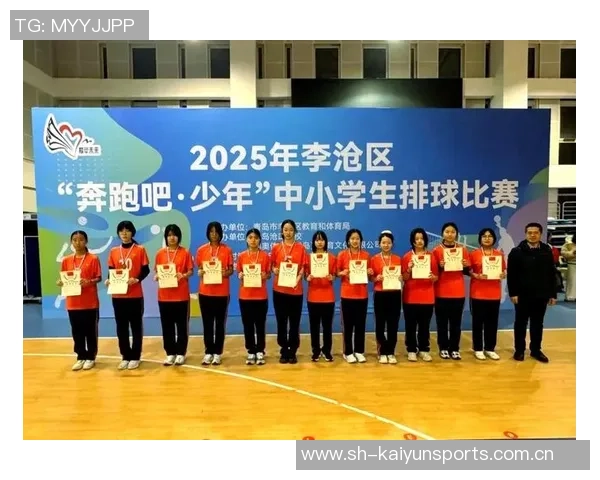 重庆排球队荣登全国排球团队协作排行榜第二名展现出色团队精神与实力 重庆排球队荣登全国排球团队协作排行榜第二名展现出色团队精神与实力